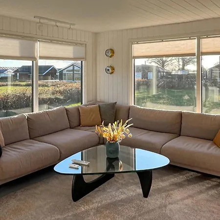 2 Bedroom Cozy In * Sæby