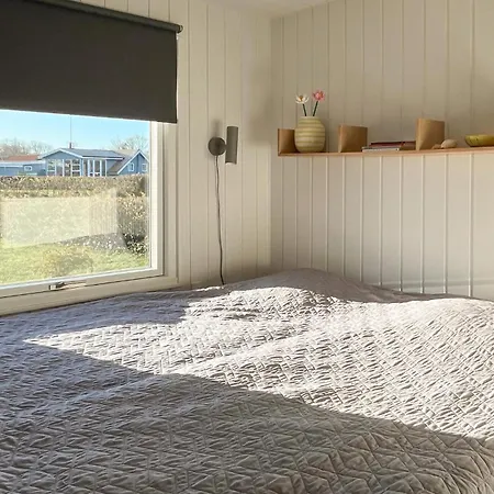 2 Bedroom Cozy In * Sæby