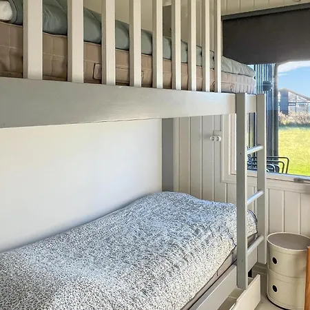 2 Bedroom Cozy In * Sæby