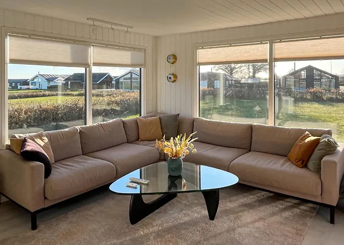 2 Bedroom Cozy In * Sæby