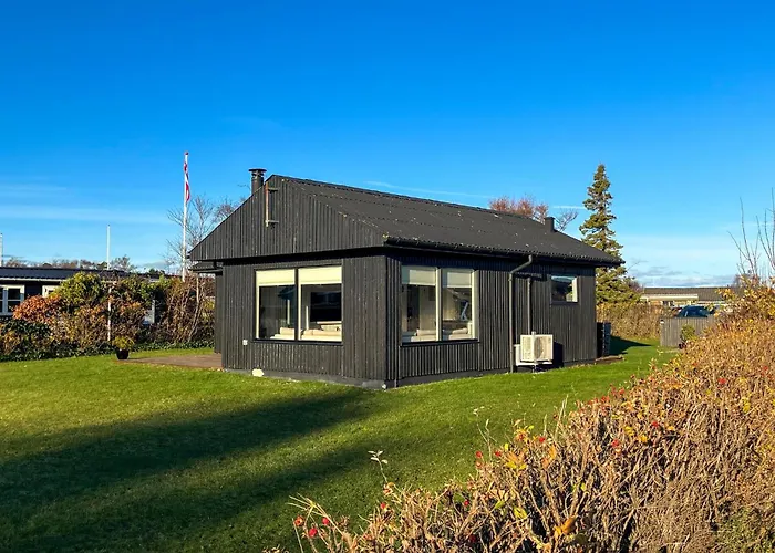 2 Bedroom Cozy In Сasa de vacaciones Sæby