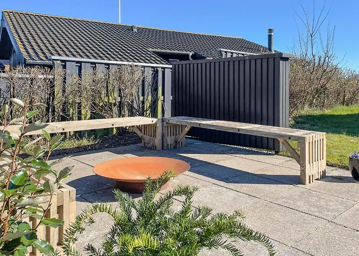 2 Bedroom Cozy In Сasa de vacaciones Sæby